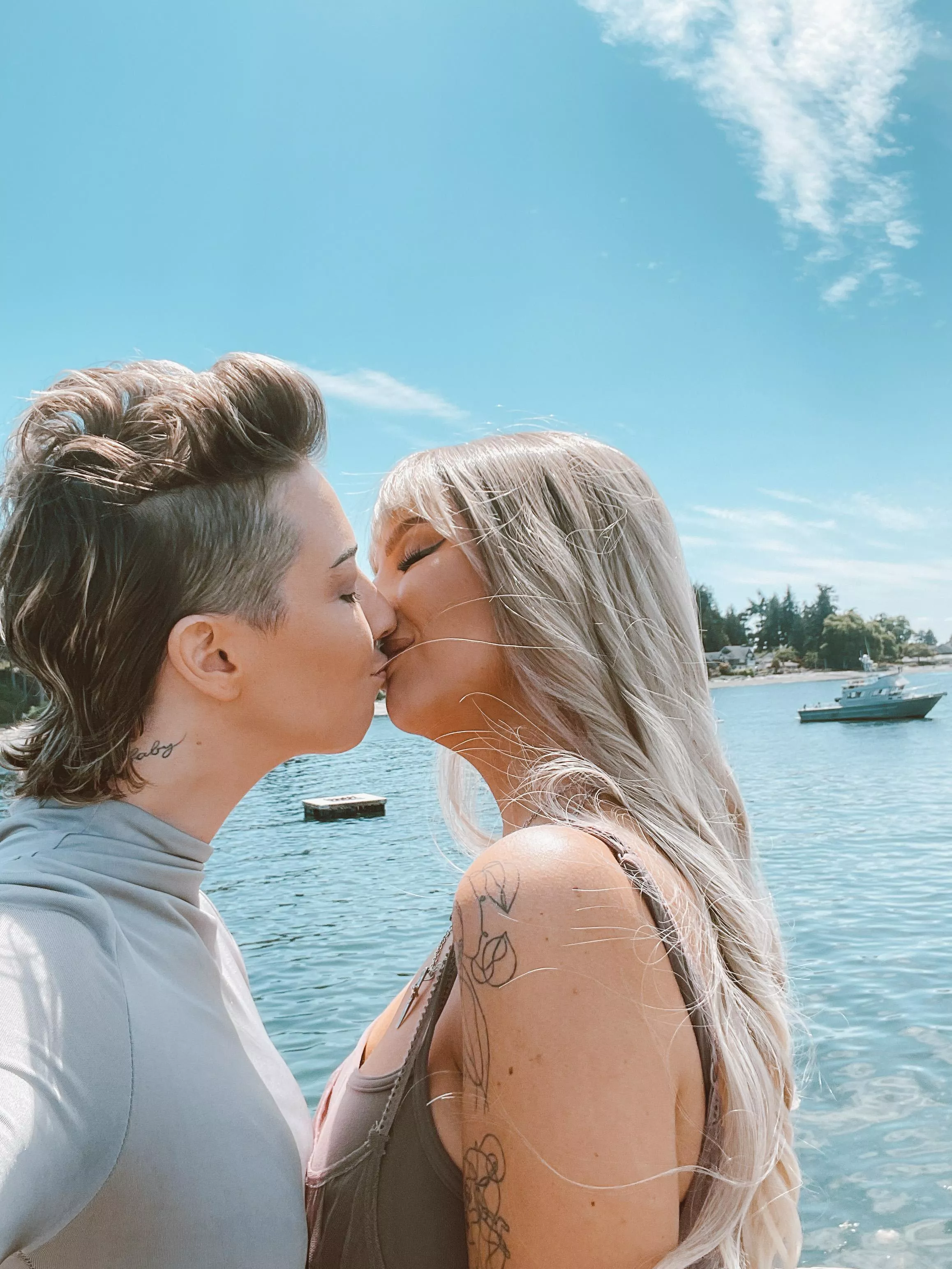 she was so cute i had to kiss her posted by water_girls