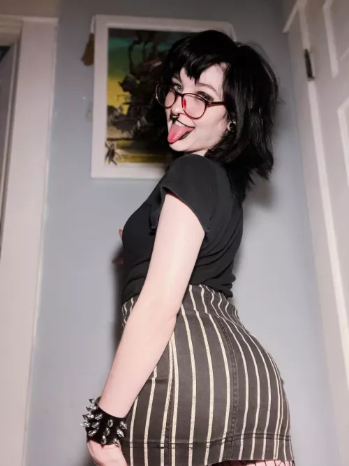 Spooky babe 🖤 by gooddpuppyyy