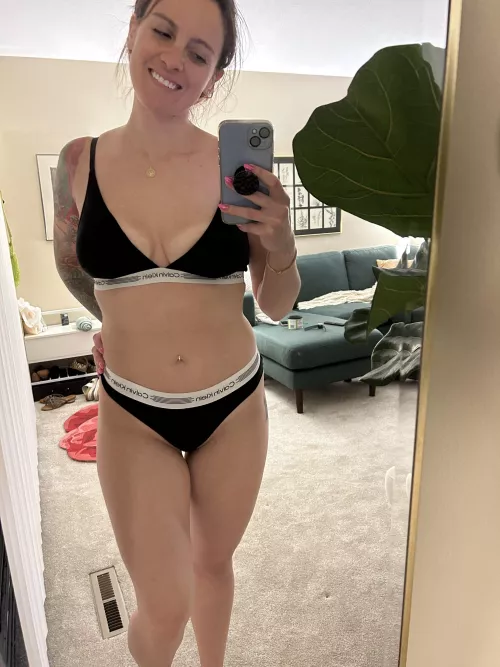 Teasing smile by Tay-Rae773