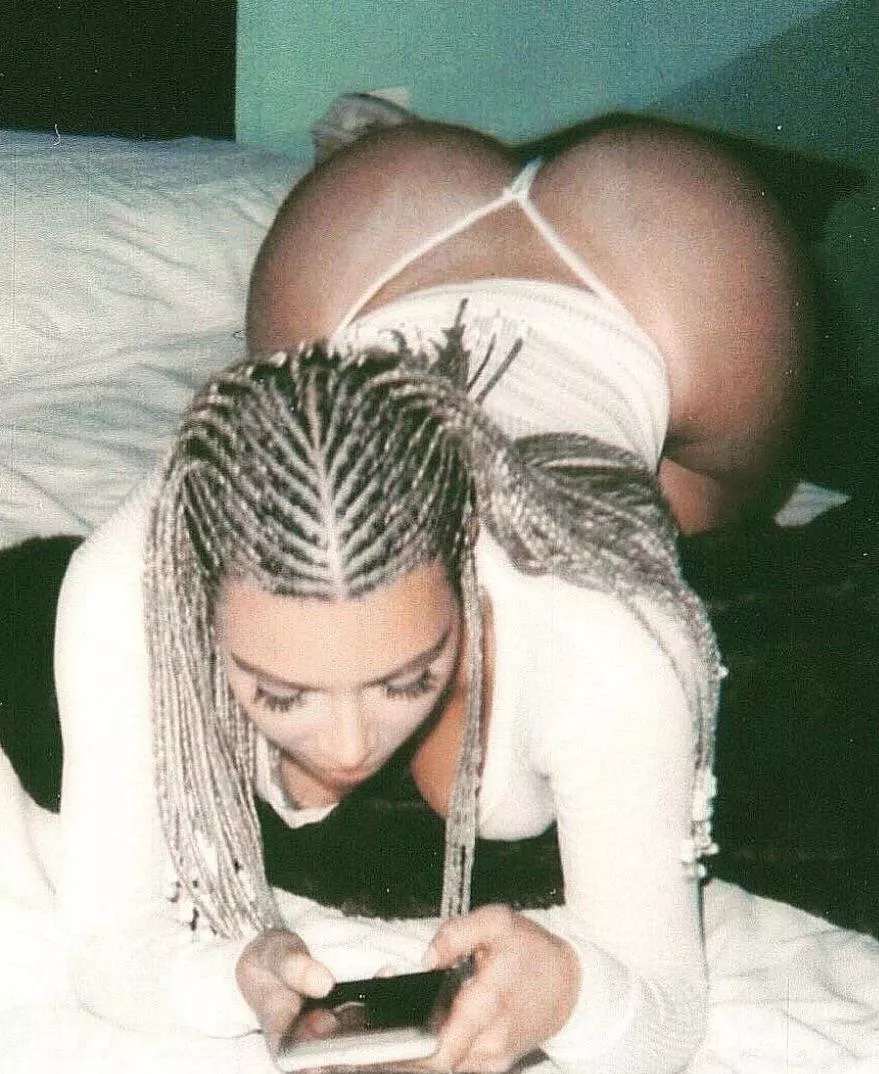 That Thong🔥🥵🤤 posted by spread_your_legs69