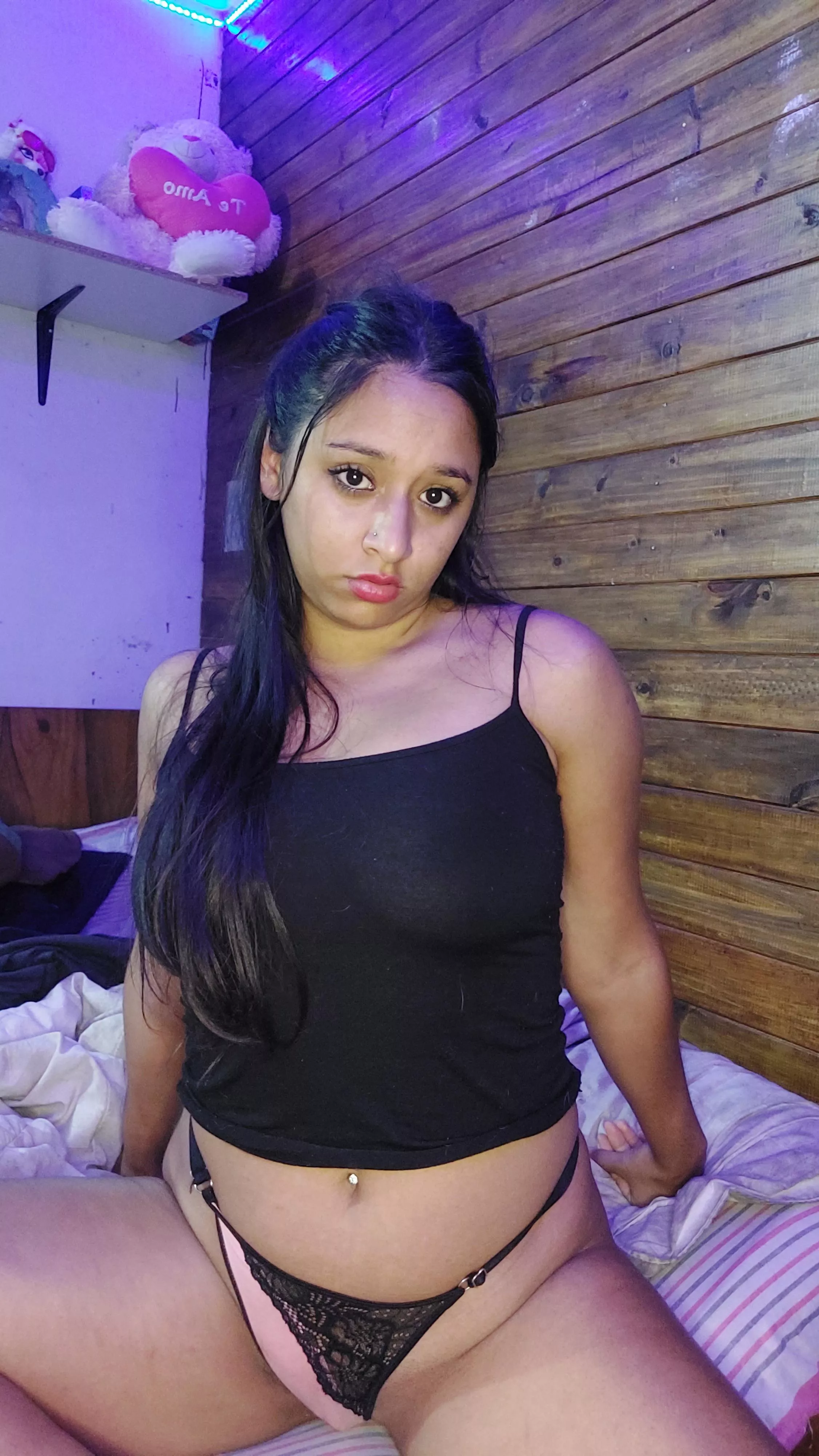 This Latin brunette is waiting for you baby 🤤🤤 posted by Naook