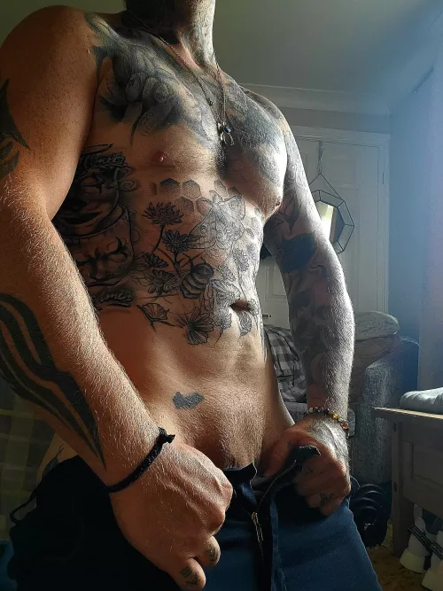 Would you get infront of a working daddy on his knees ? by theguynextdoorr33