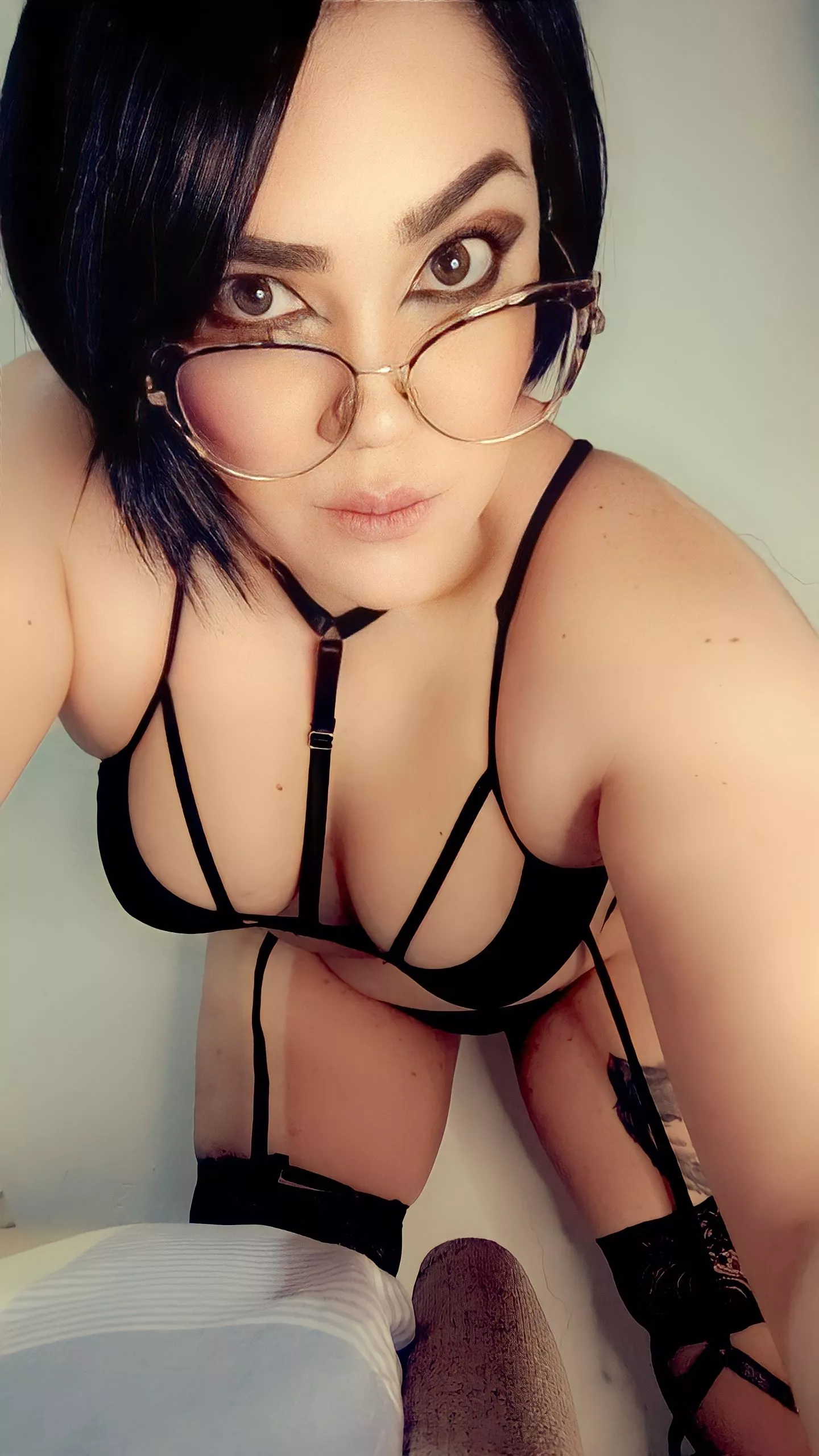 A very naughty cat posted by Dominantfeet14