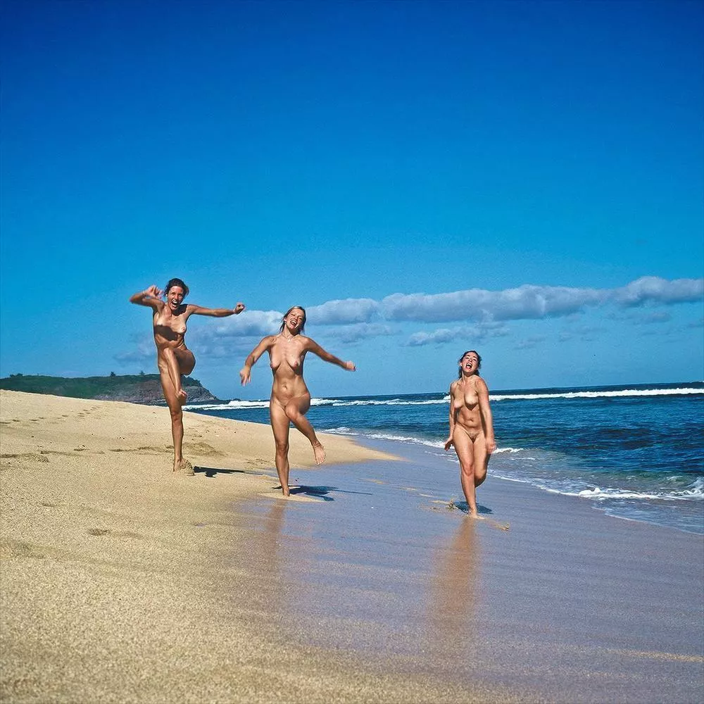 Beach fun posted by Gthang21220