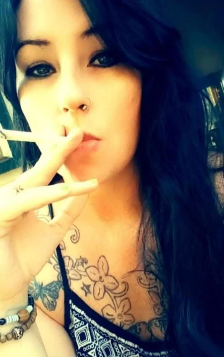 I know I usually post nude here but I just love this pic too posted by Notthemilfshake