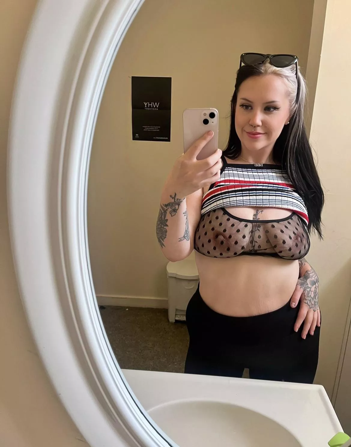 If I was your gf could I send you selfies like this throughout my day? 🤭 posted by ChloeComet666