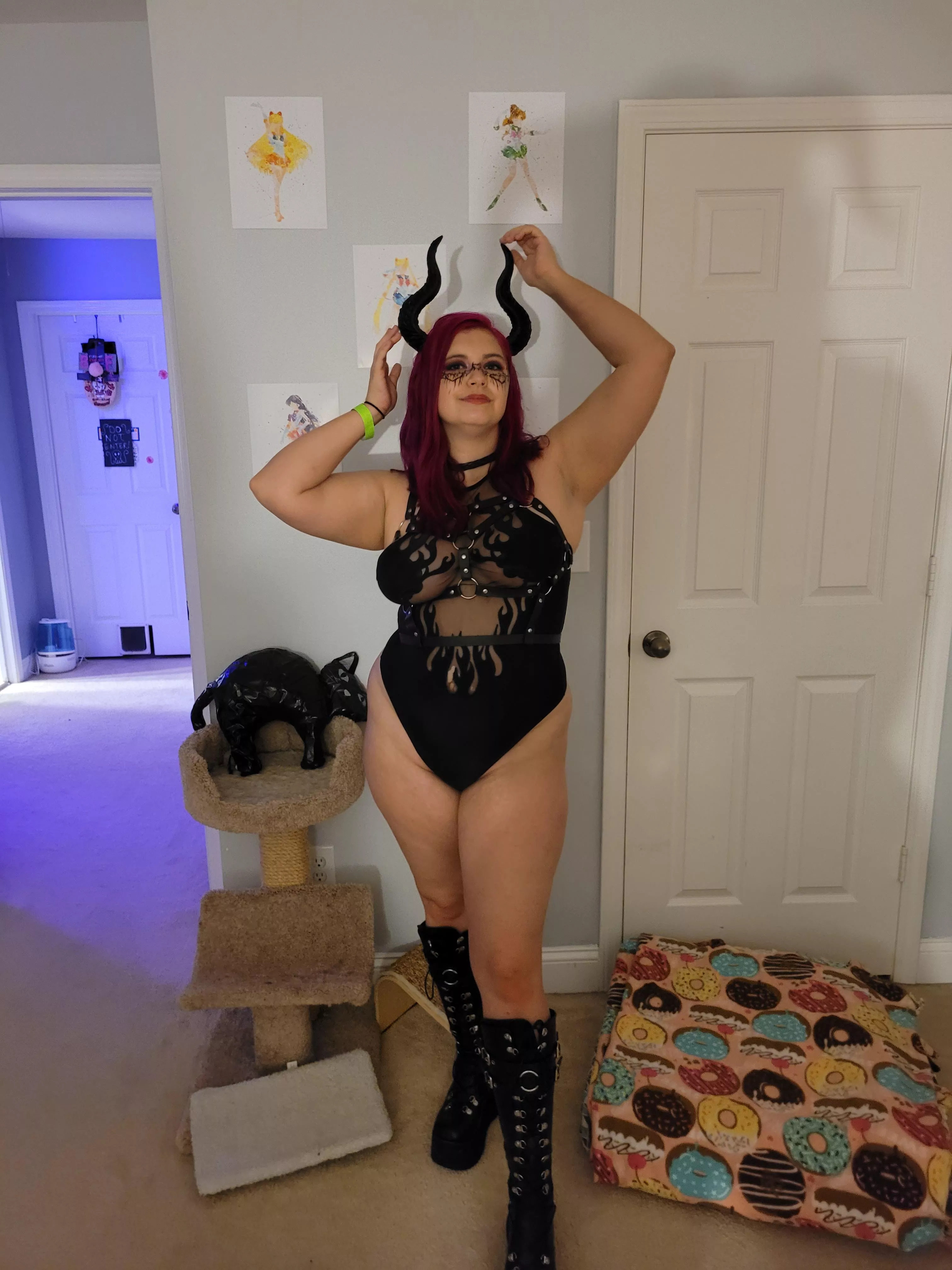 Make this succubus your own slave? posted by Littlesladyalice