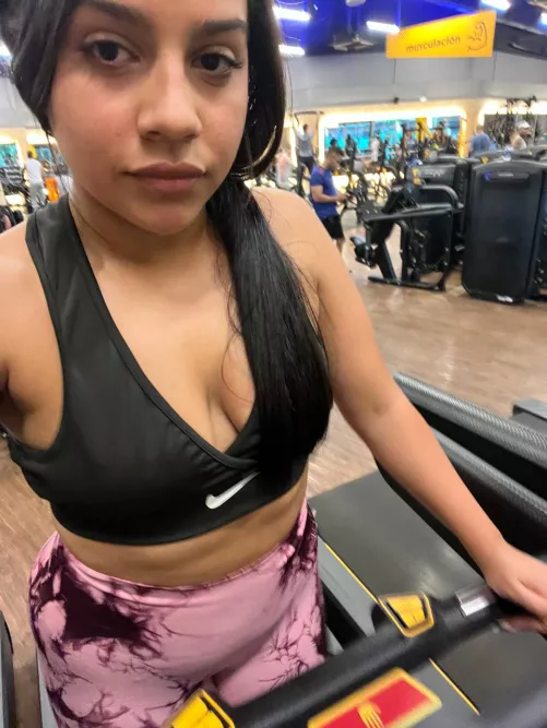 stretching sesh after we do cardio? [F19] by Baby_ruthe