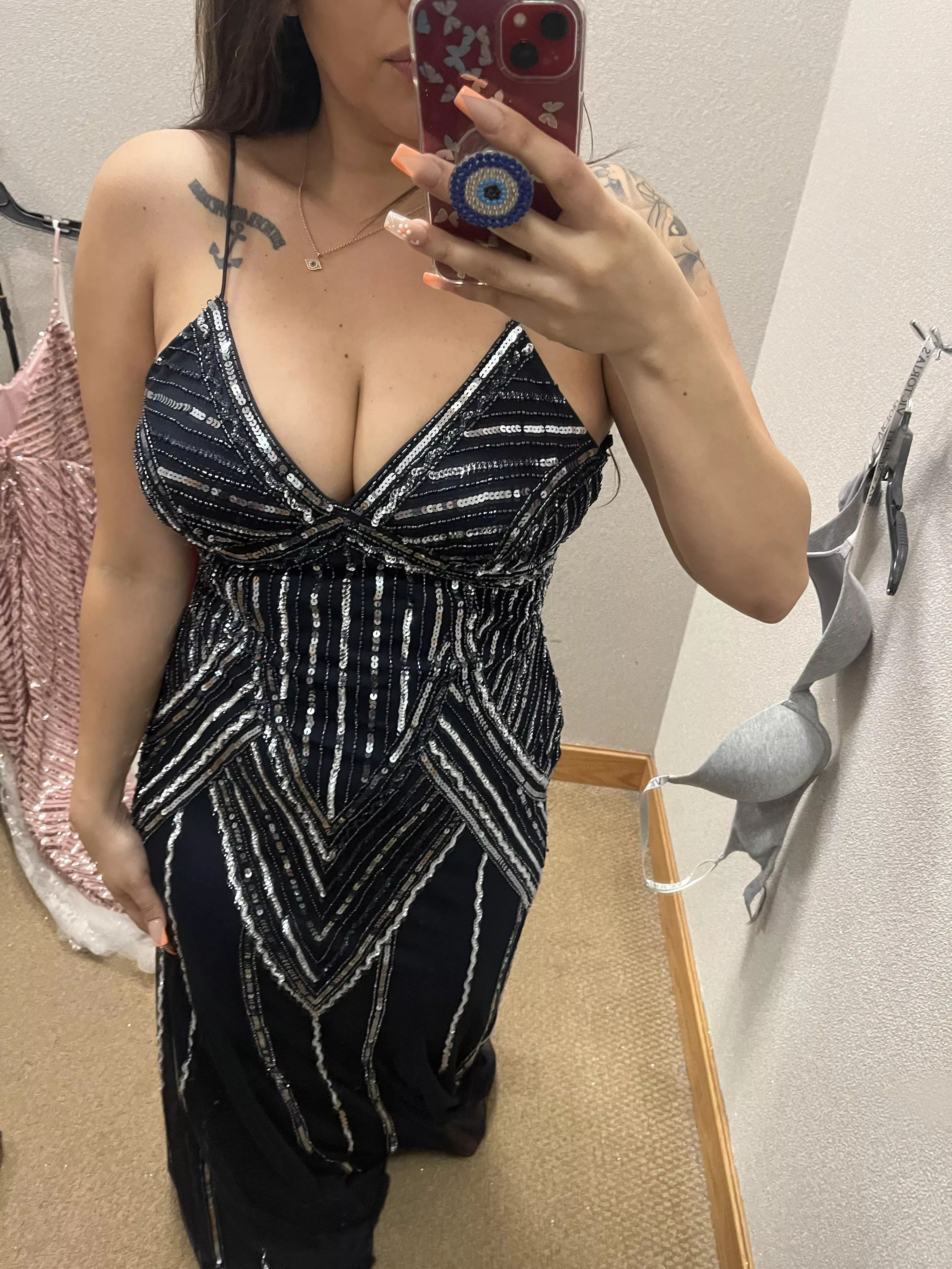 Trying on dresses, I think this one one fits me well posted by Bonny_Doll143