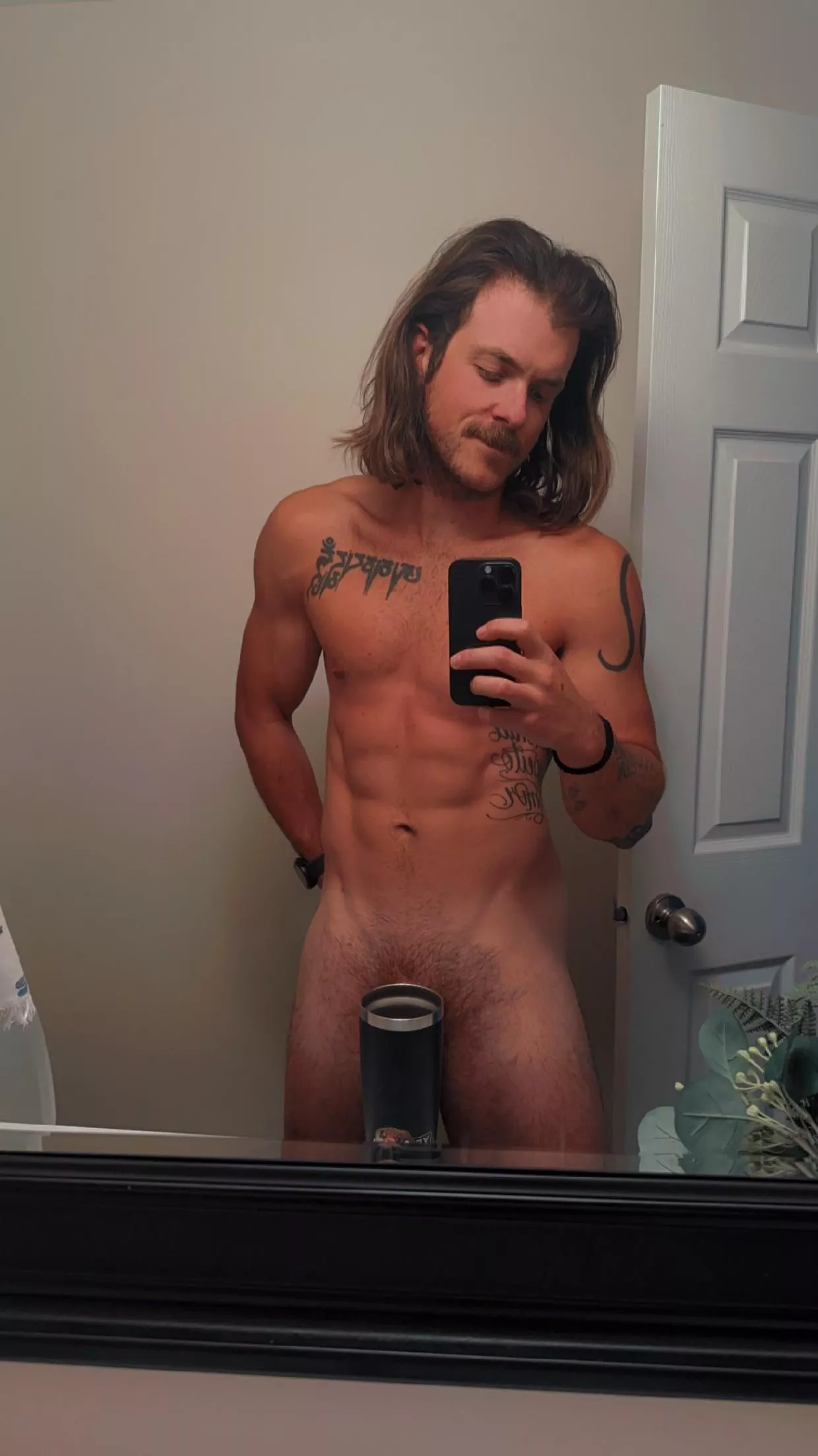 Who wants some coffee?😴 posted by gao1919