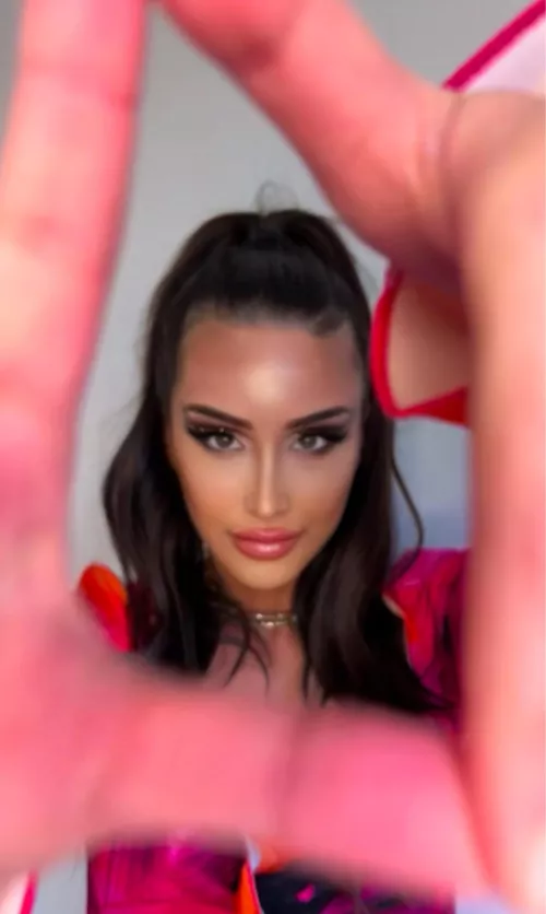 26 brunette from Europe by amberrleo