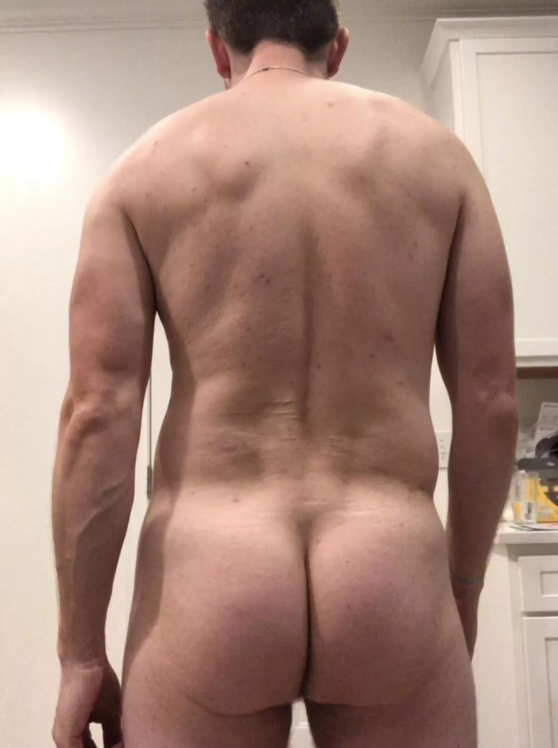 [32] Here’s a secret: I’ve always wanted my ass worshipped. posted by FLR006
