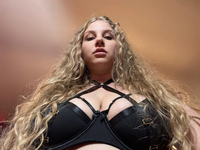 Are you gonna behave like a good little boy for goddess? Let me humiliate you into shambles [domme] by twinillustrator