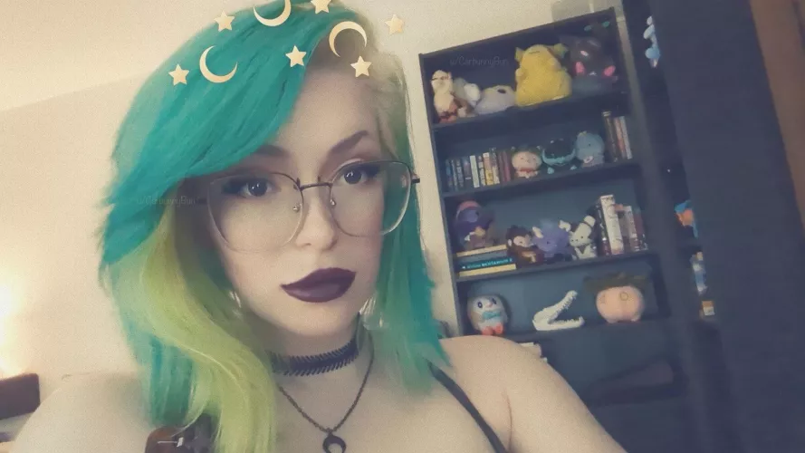 Bright hair pairs so well with darker lipsticks, don't you think~? by CarbunnyBun