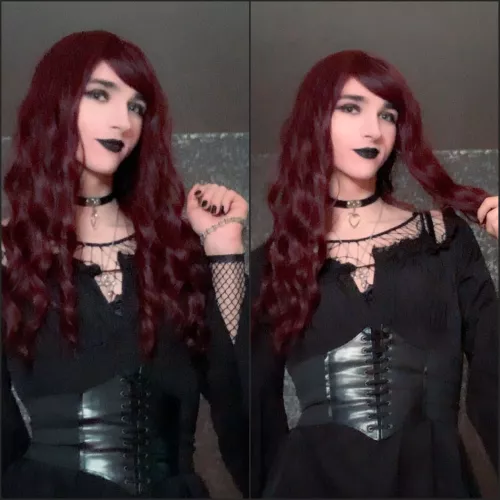 Do you think I'm pretty? ❤️‍🔥 by Aura_is_questioning