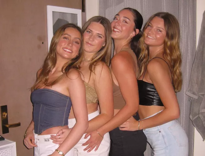 Four brunettes 1432 by HonestRunner