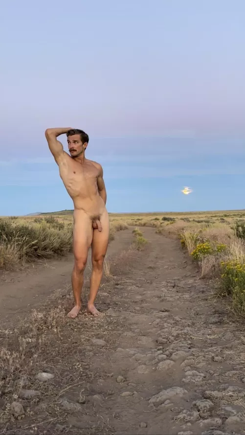 Full moon rising by freeintheforest86