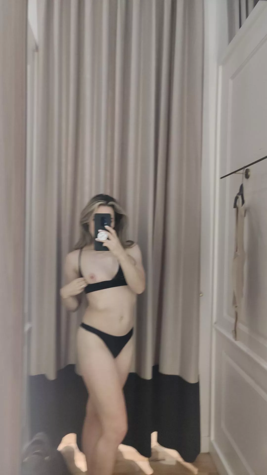 Getting slutty in the changing room posted by exhibitionkitten