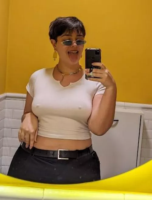 I got chill in the bathroom by nix_willow