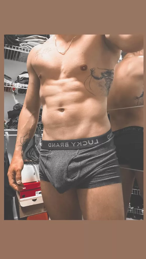 Just showing off the outline by HungPiercedMeat