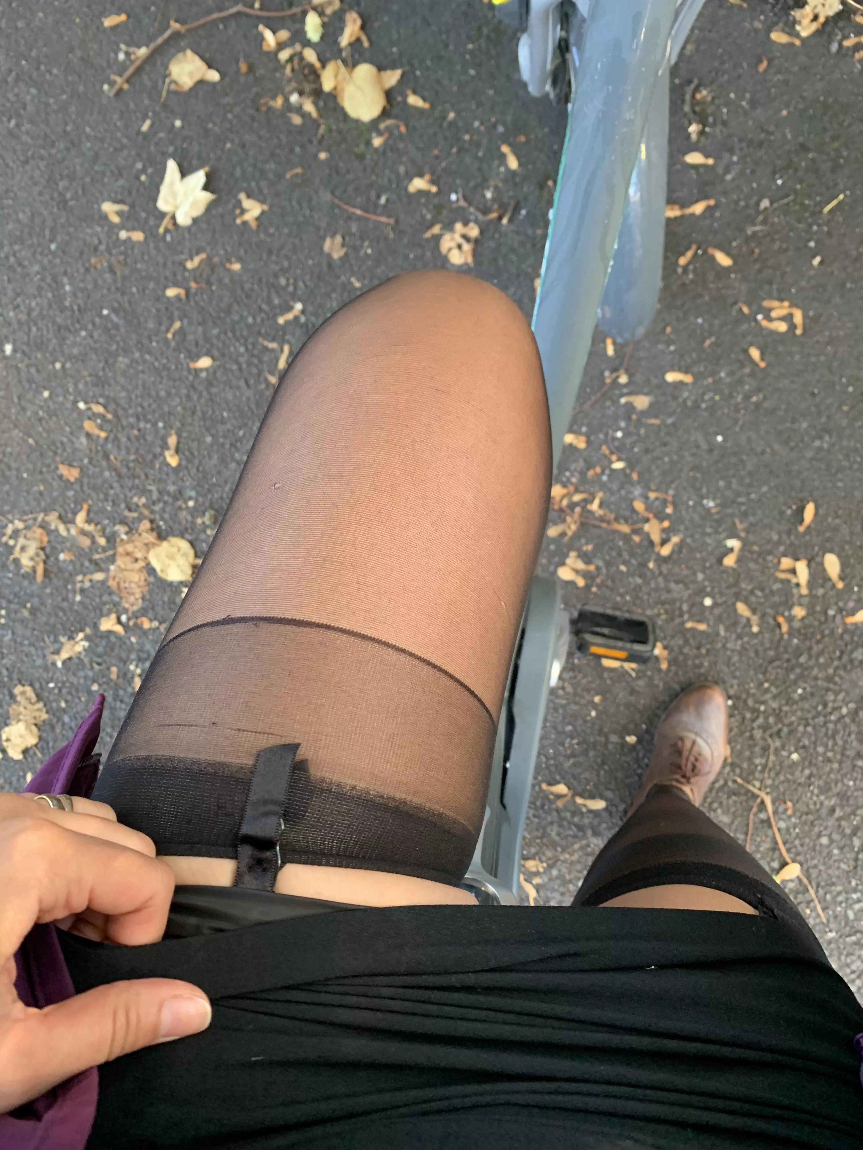 Office trouble: cycling to work in stockings 😉 how would you react as a driver/pedestrian 😉? posted by Dee-the-tease