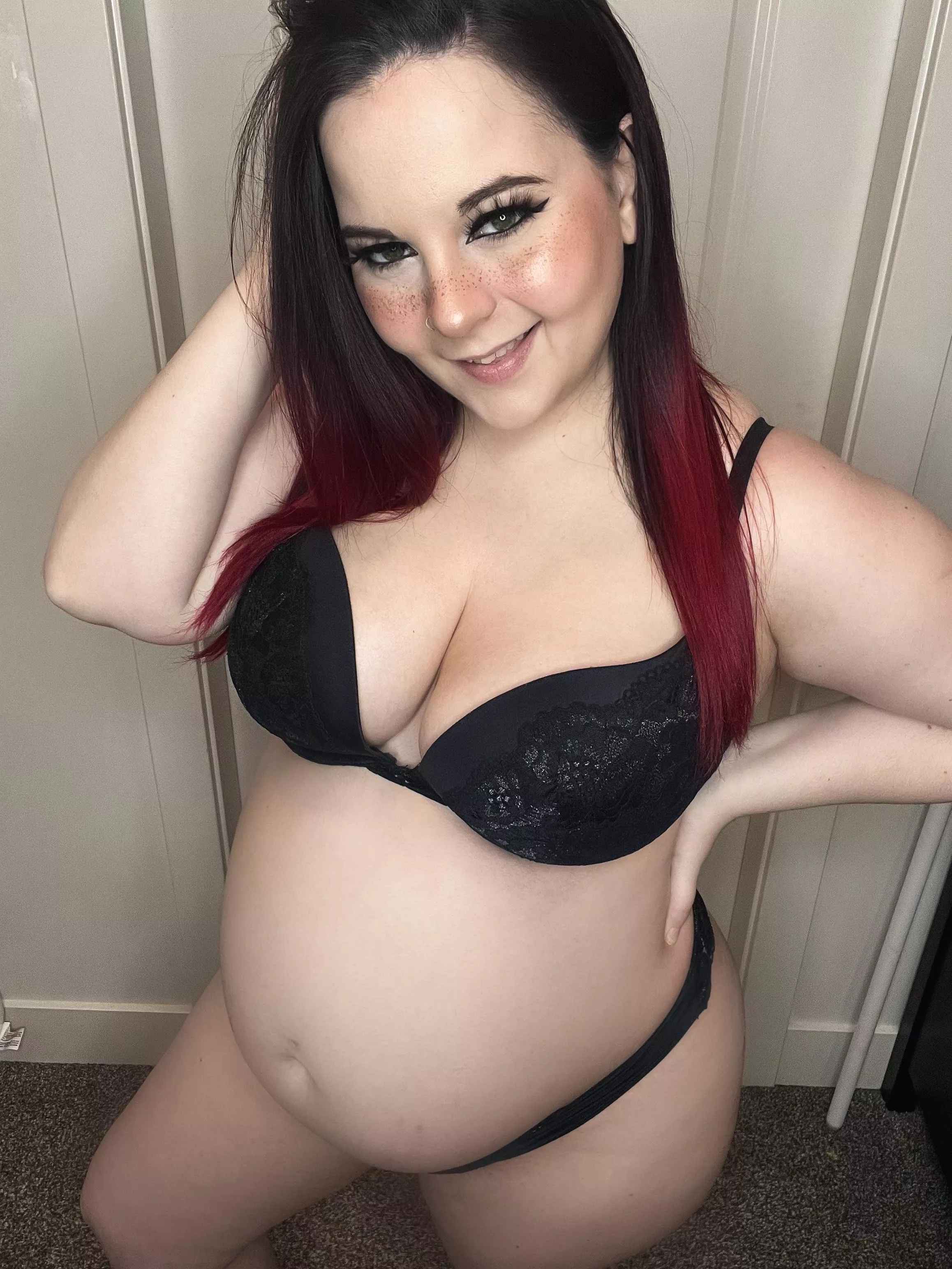 This pregnant momma needs something posted by SierraNyx