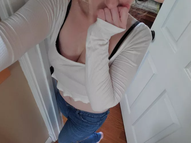 Would you tickle my exposed belly? by PerformanceCandid775