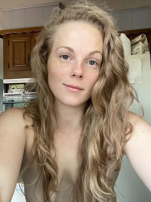 Bend me over the counter please by Amputeelove