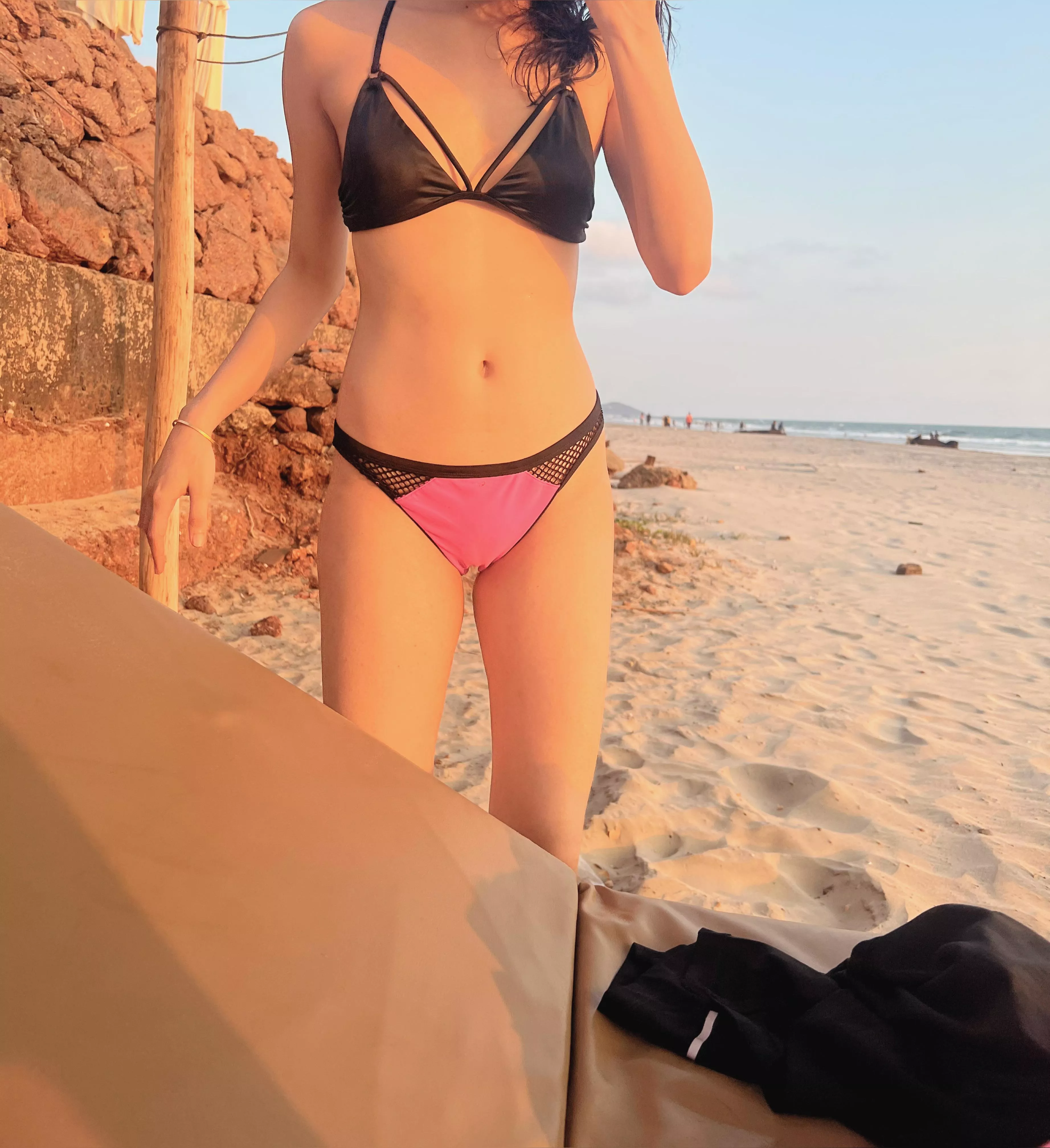 Candid beach day? posted by kinkynyas