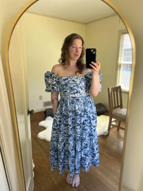 Can’t figure out if I like this dress on me or not [f] by -perky_peaches-