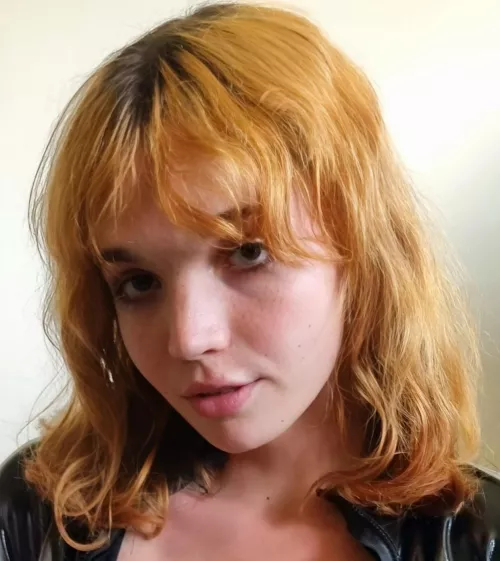 Do you find me pretty? by Angele_mhr