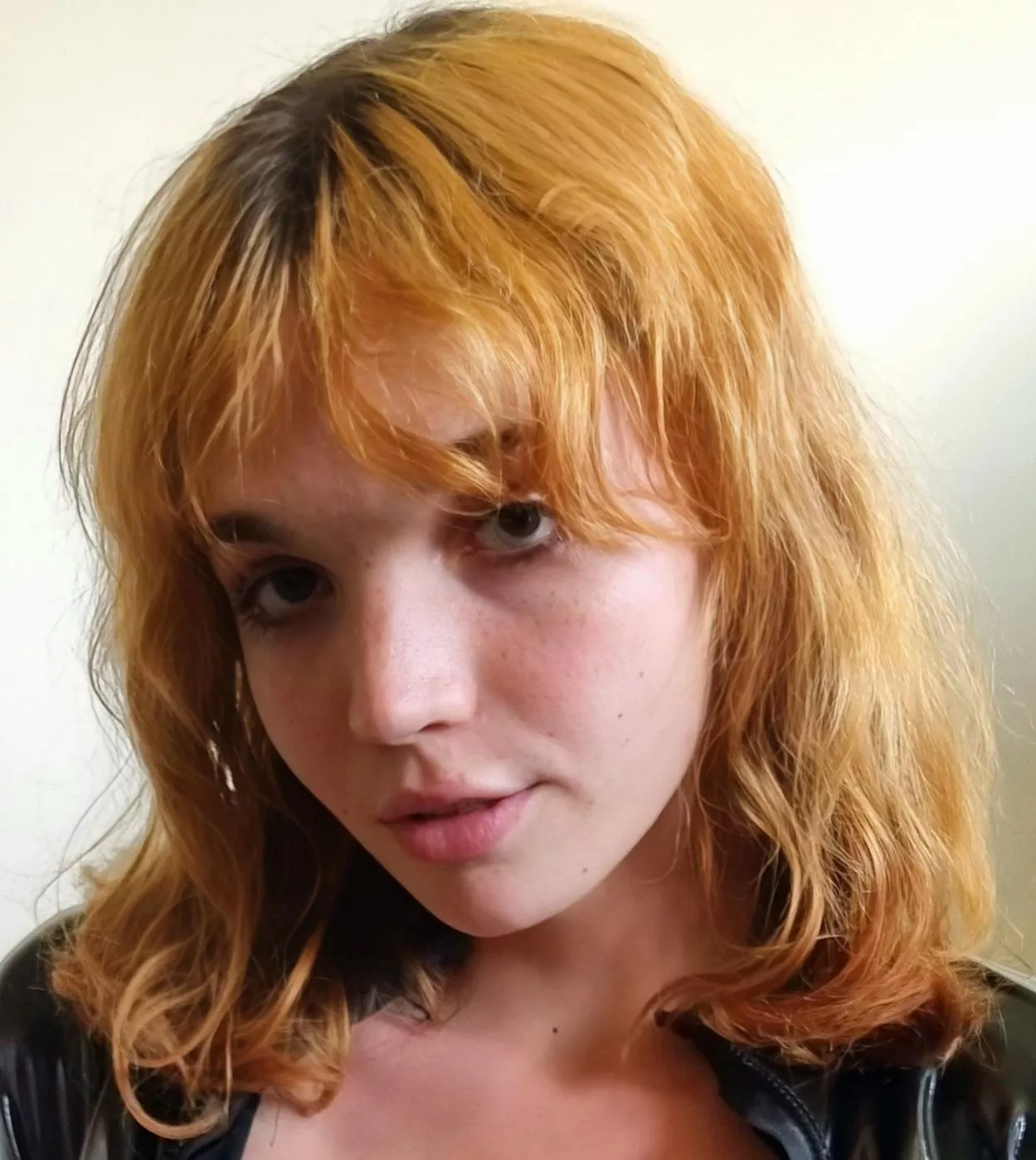 Do you find me pretty? posted by Angele_mhr