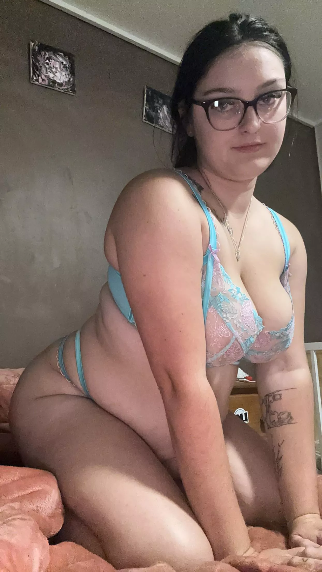 Do you like my top?🫣 posted by siennarose_22