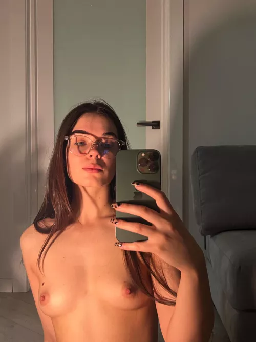 Do you like nude selfies by HeadlikeClasp