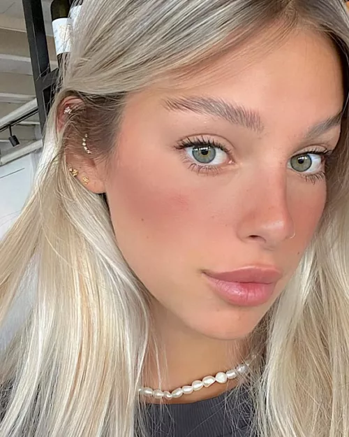 Elisheva Oved by HonestRunner