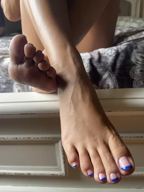 Favorite color is blue by Kinky_Bunny835