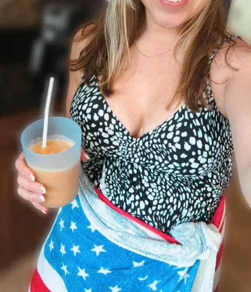 Fresh nails and poolside naughtiness by Coldbrew1255