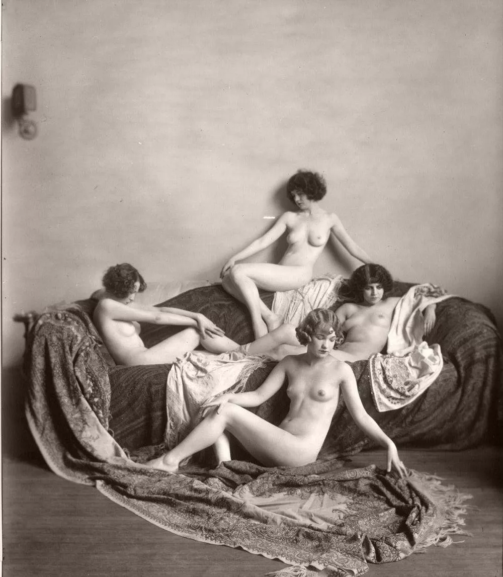 Group Shot photograph by Alfred Cheney Johnston posted by Priapus4u