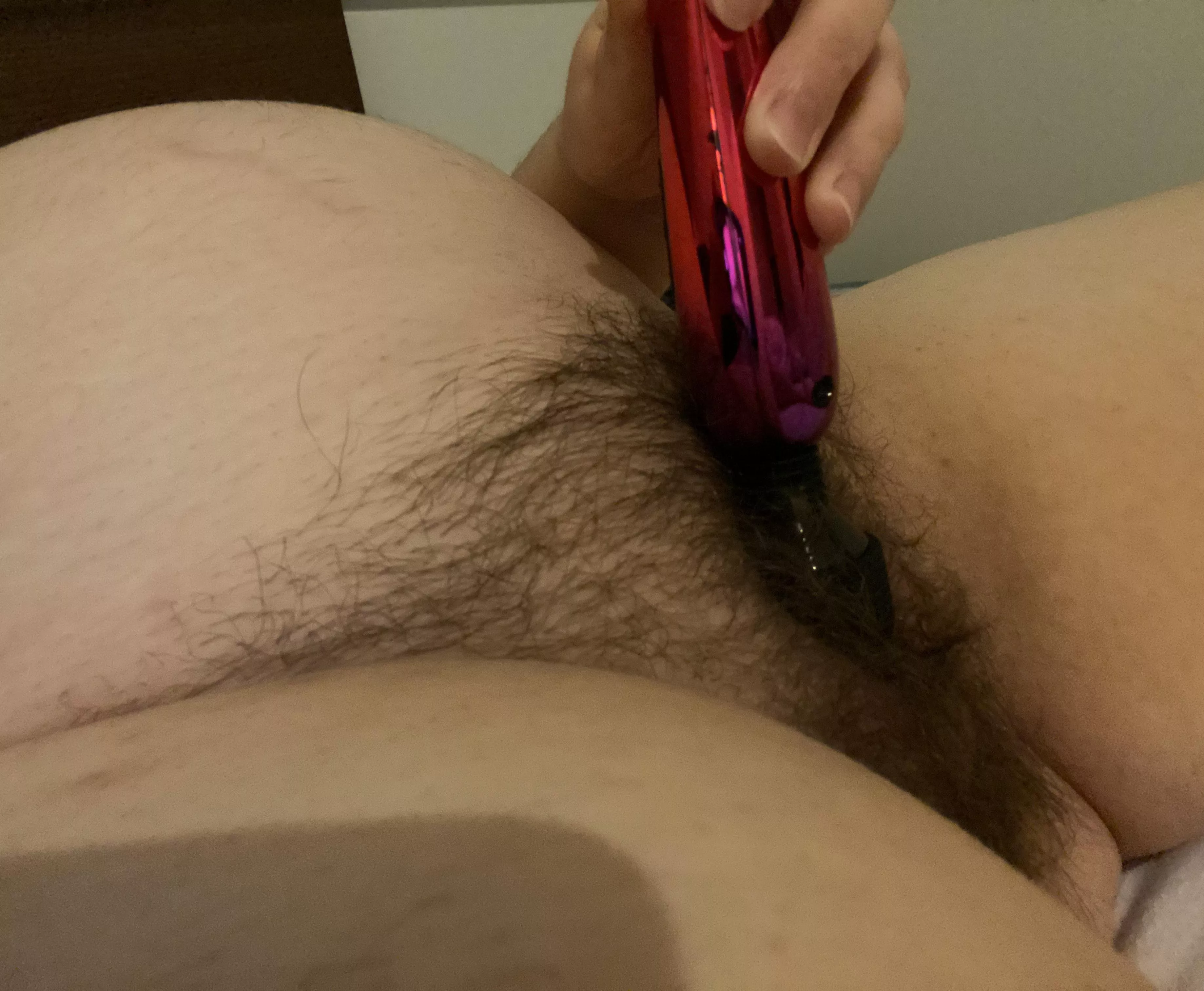 Hairy preggo pussies can still have fun, right? 👅 posted by Dragonfly57