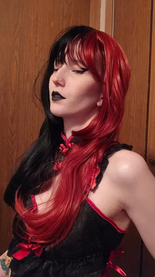 I kinda dig how my hair sits in this pic tbh by ViolaVixene