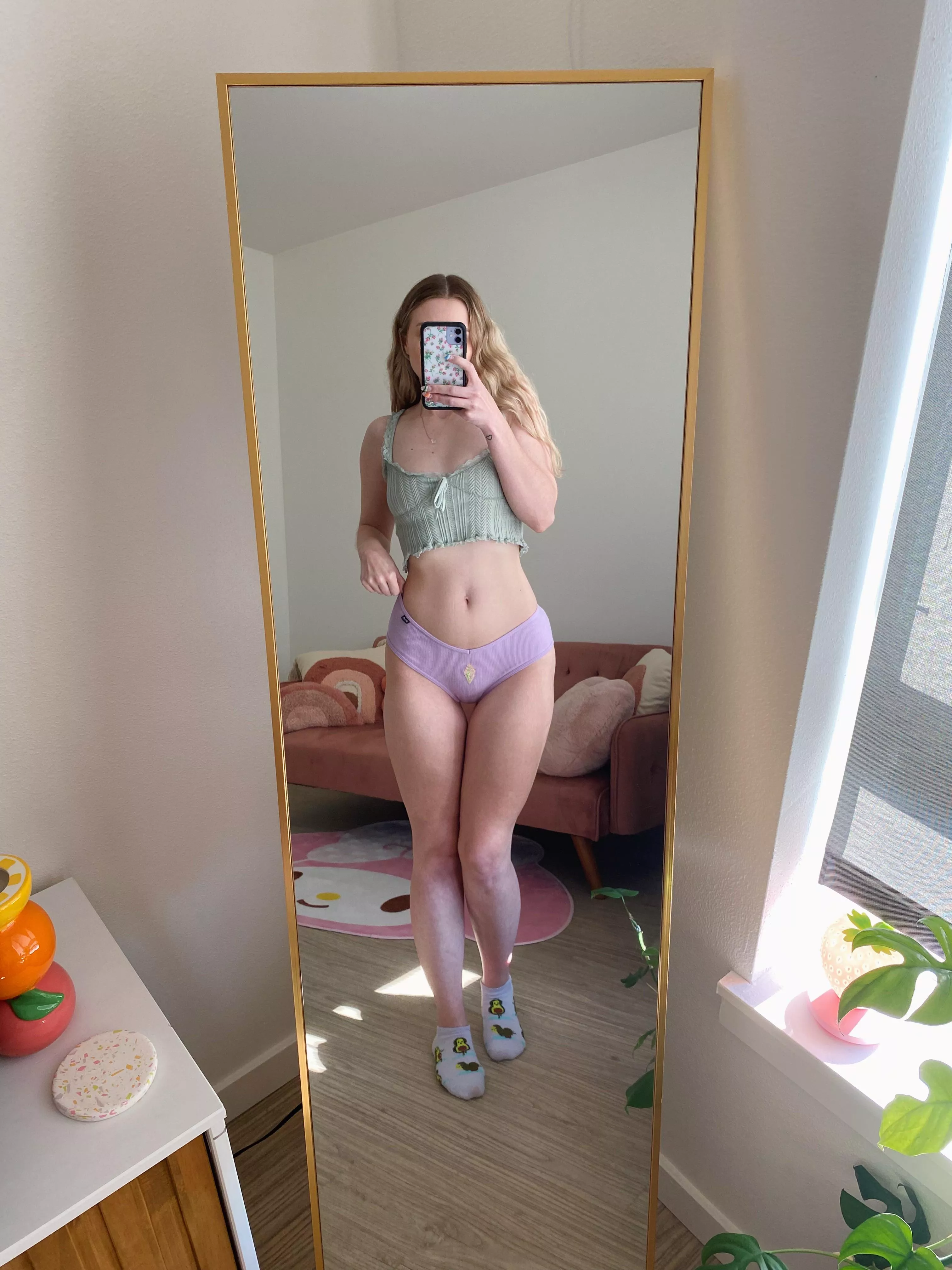 i’m so happy it’s finally friday tomorrow [f] posted by flatlacroix2