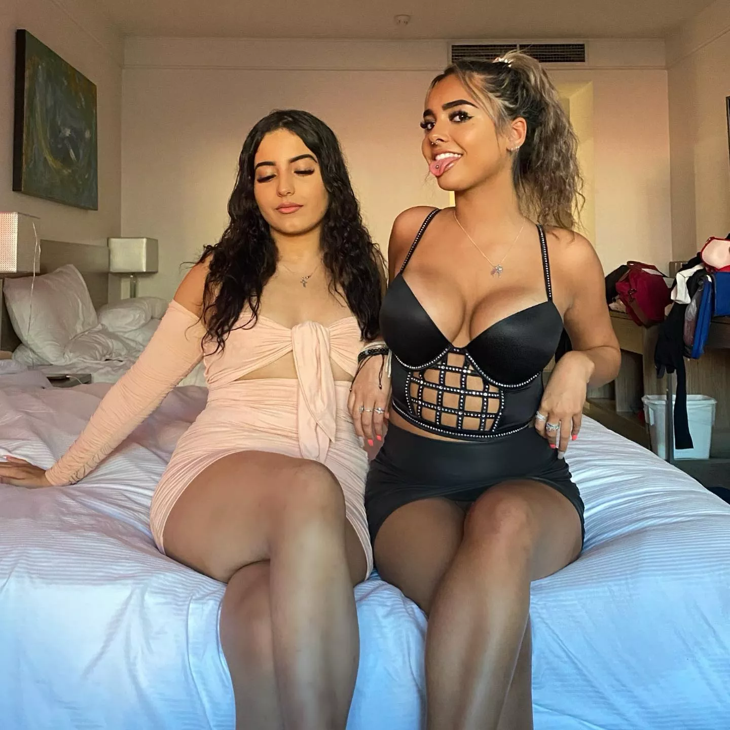 Left or Right? posted by DaddyFatCocksss