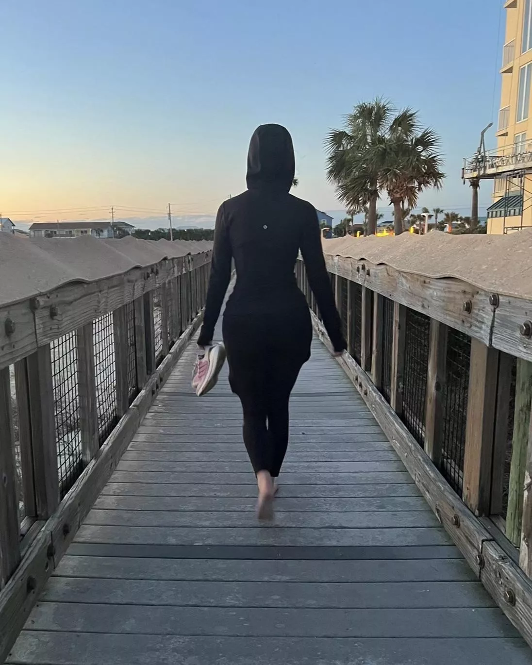 Let’s go to the beach posted by Jadedoll18