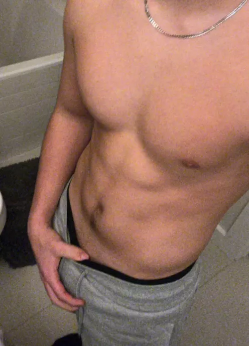 Looking for slim or fit guy to chat with by swimboy_99