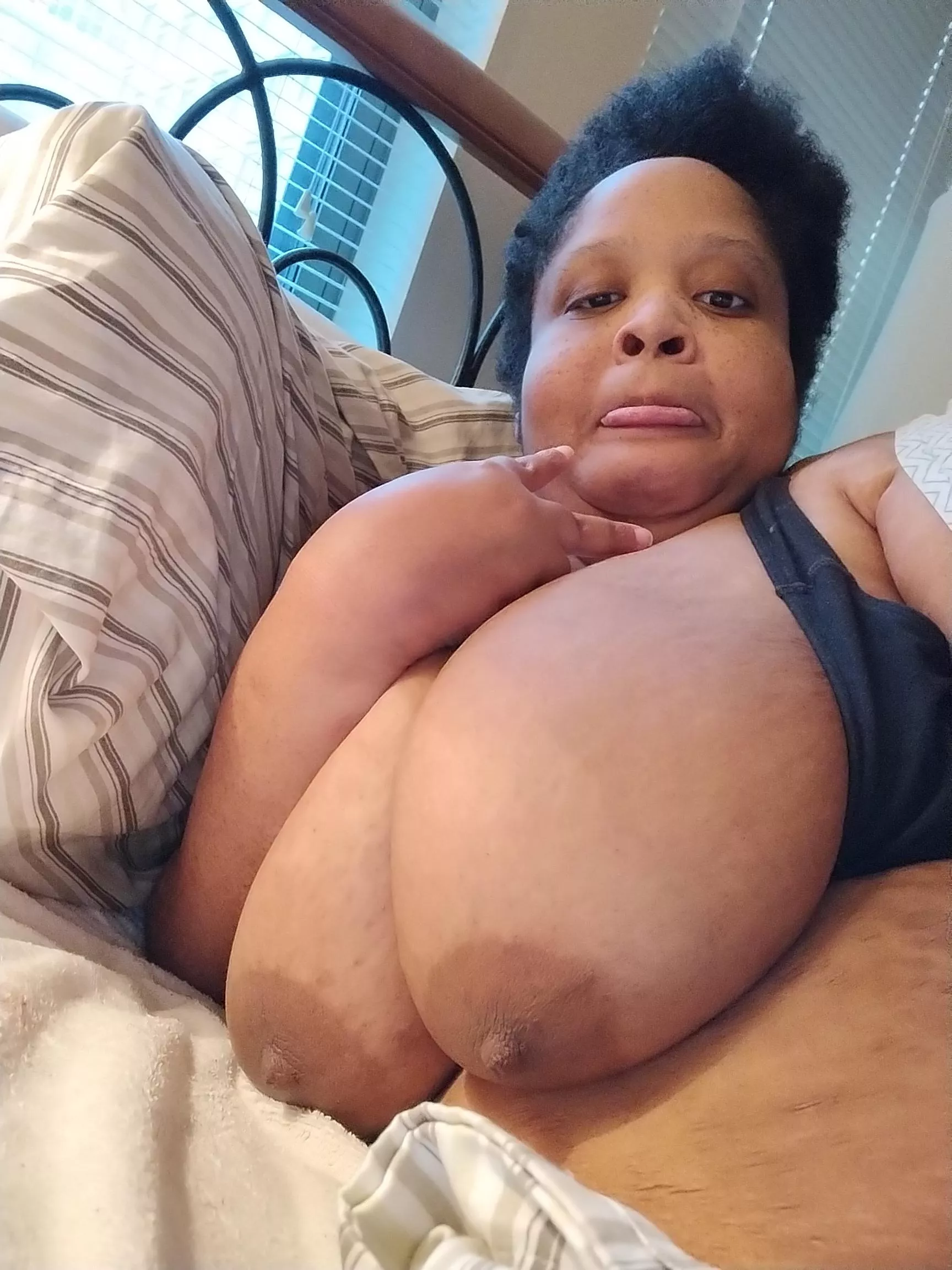 Me and thee girls say deuces!! posted by Queenofdafcup