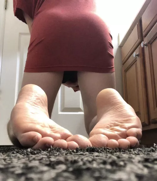 Peekaboo 😉 by TylertheeTwink