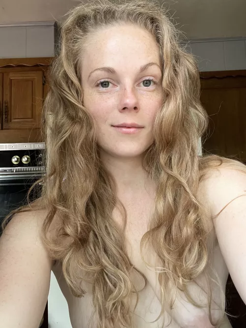 Sexy freckles all over by Amputeelove