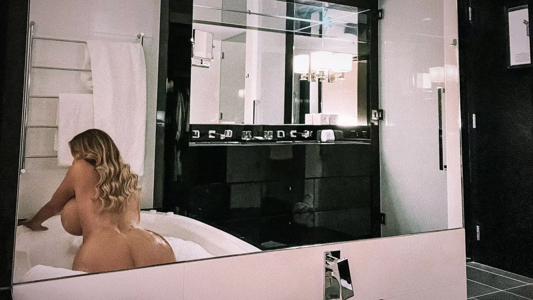 tub posted by addictits