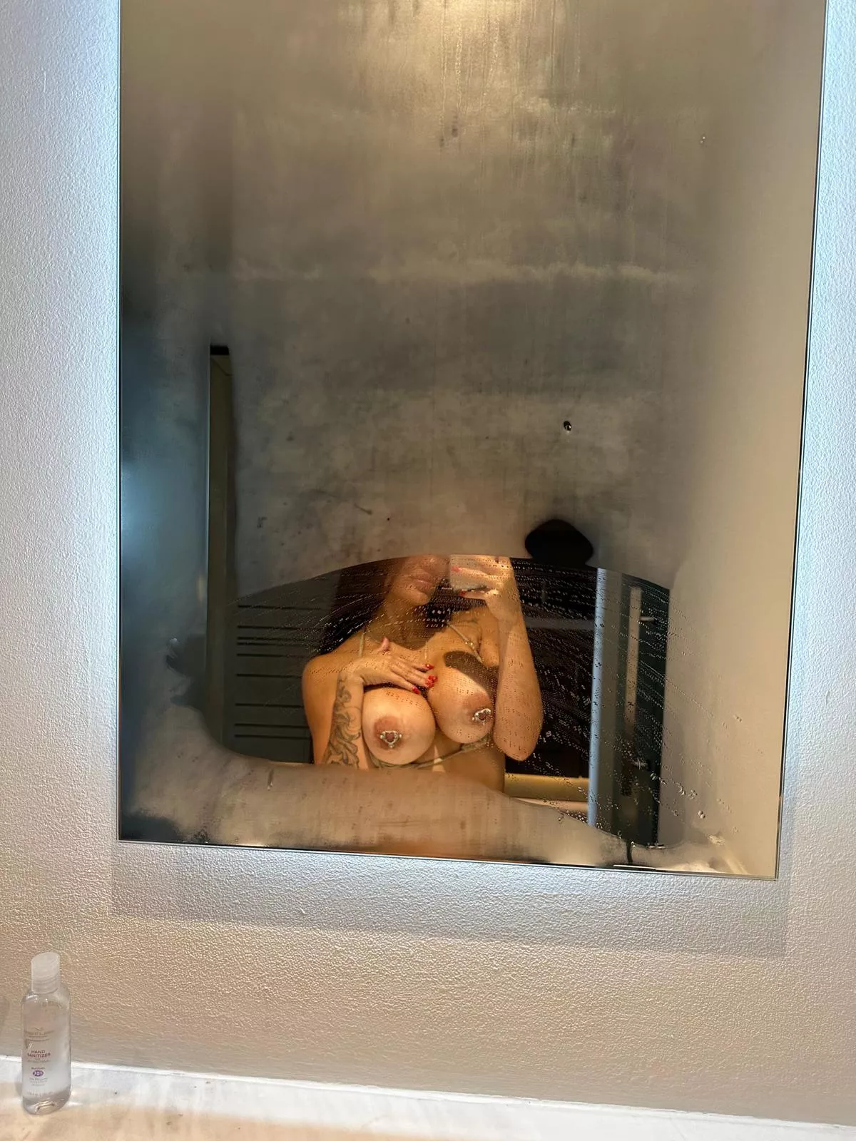 Would you last a second inside me? posted by Meralysv