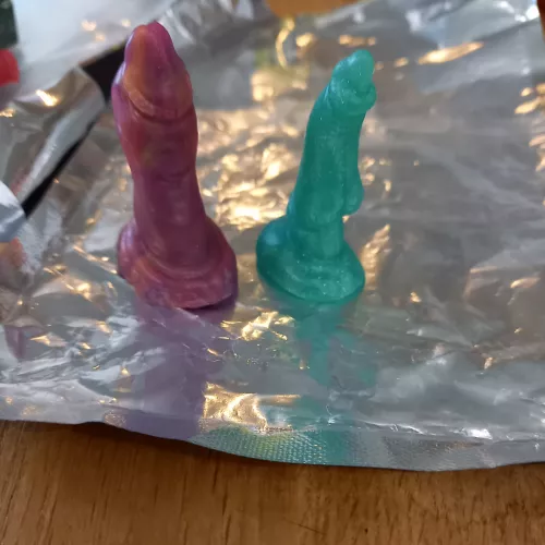 Can't tell what mini these are, help? by RobinBobin02